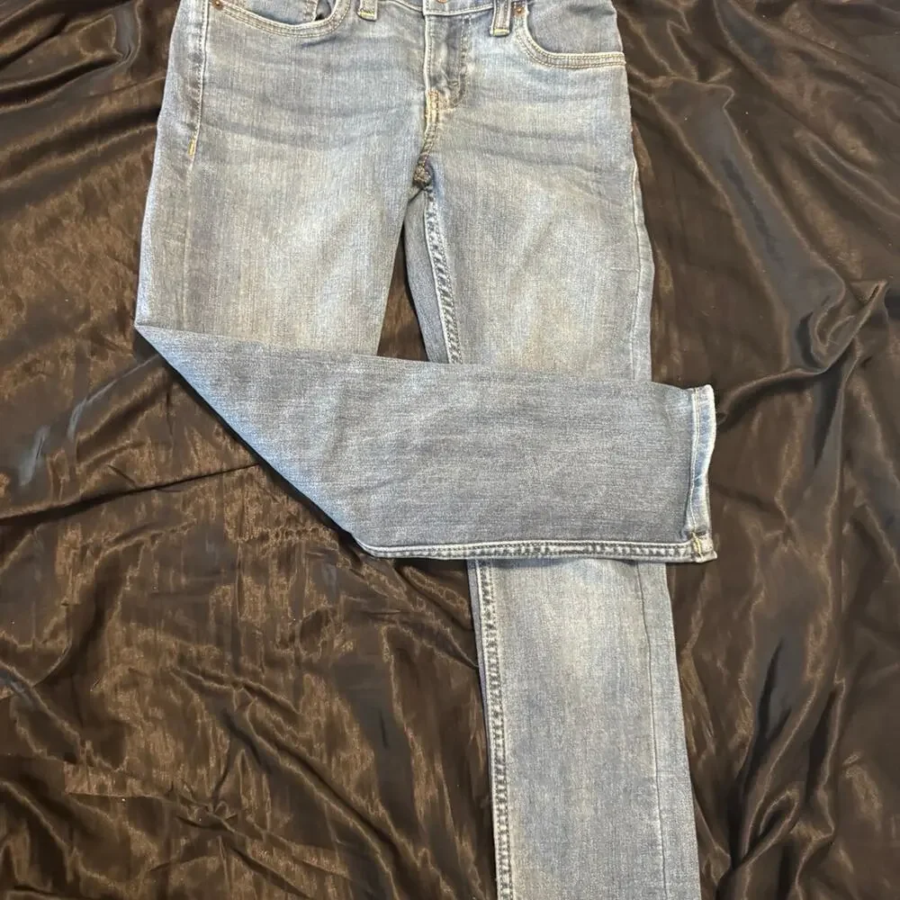 Levi’s jeans boys size 8 Regular ❤️